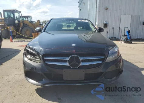 2016 Mercedes-Benz C 300 4Matic z USA, uszkodzony, nr VIN WDDWF4KB0GR135568